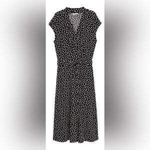 Women’s H&M black & white patterned wrap dress with waist tie size large